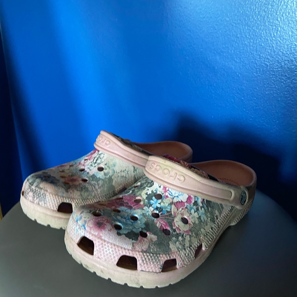 Pink Flower Crocs